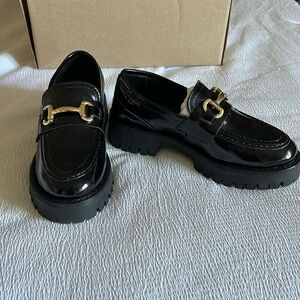 NWOT Steve Madden Lando Loafers